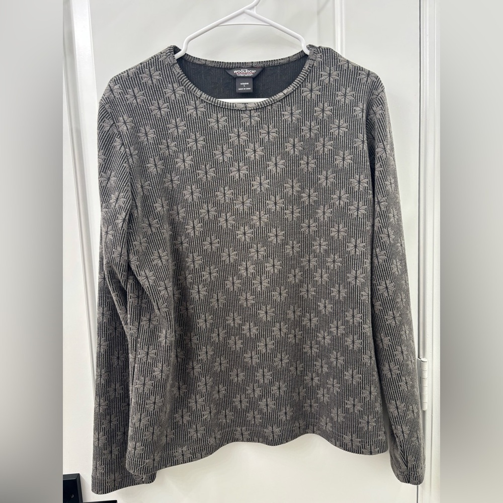 Woolrich grey long sleeve top with snowflake pattern